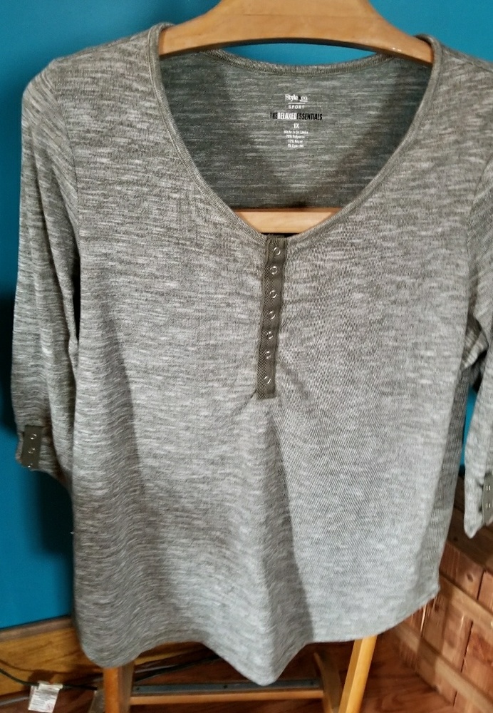 3/4 sleeve green Heather shirt